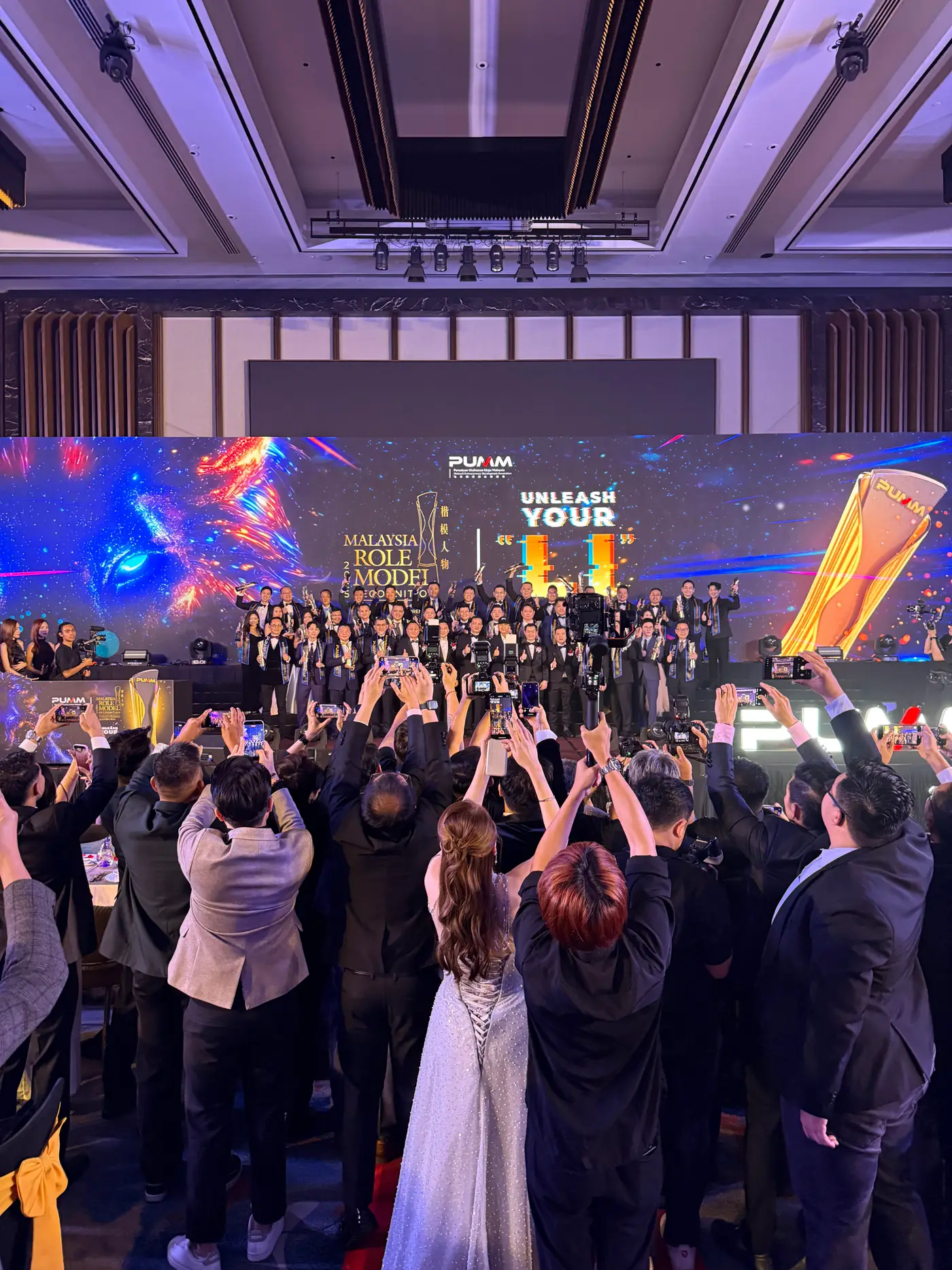 Jaff Low receiving the Malaysia Role Model 2025 award